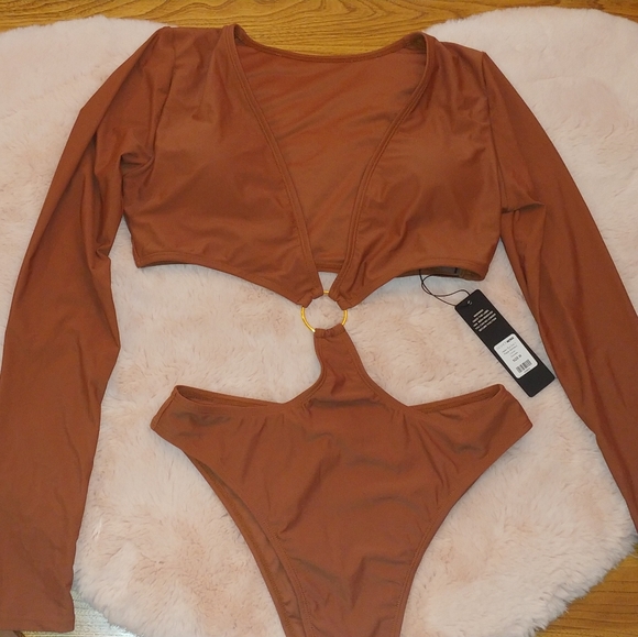 BNWT Fashion Nova Cut Out One piece Swimsuit - Picture 4 of 6